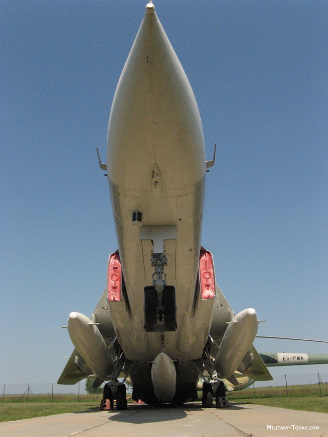 Sức mạnh của tiêm kích cánh cụp cánh xòe Nga khiến Mỹ e ngại