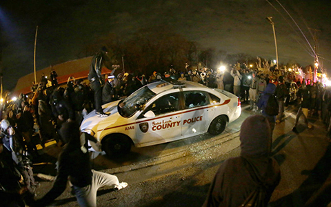 Bạo động bùng phát vì cảnh sát bắn chết người không bị truy tố