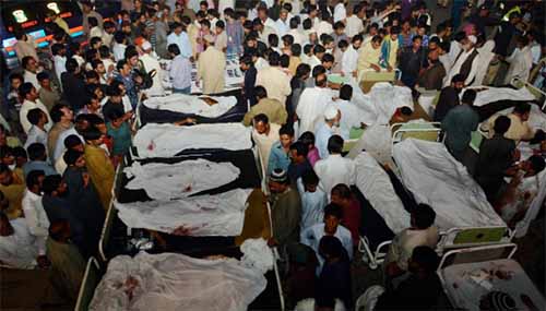 Đánh bom đẫm máu ở Pakistan, hơn 175 người thương vong  