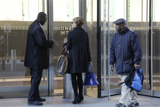 Chùm ảnh: Tòa nhà trung tâm thương mại thế giới mở cửa trở lại