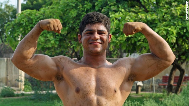 Ngôi làng của những lực sĩ cơ bắp cuồn cuộn