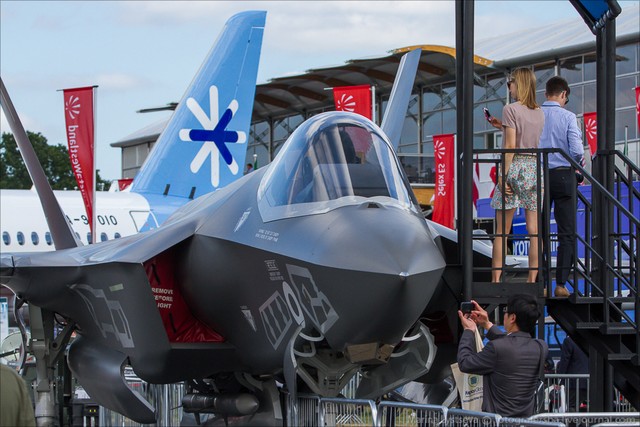 Dàn chiến đấu cơ Nga lép vế tại triển lãm Farnborough 2014