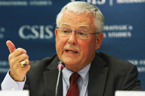 Carl Thayer: Bão Thần Sấm là cơ hội để Trung Quốc diời dàn khoan