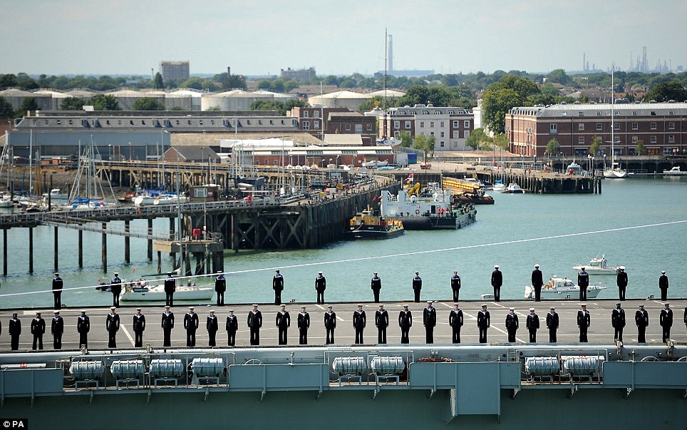 Hải quân Anh đưa tàu sân bay HMS Illutrious vào viện bảo tàng Hải quân Anh đưa tàu sân bay HMS Illutrious vào viện bảo tàng