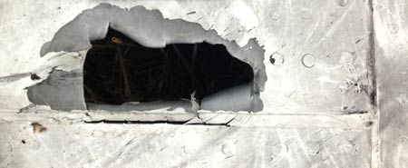 Thêm các mảnh vỡ cho thấy MH17 rơi do trúng tên lửa