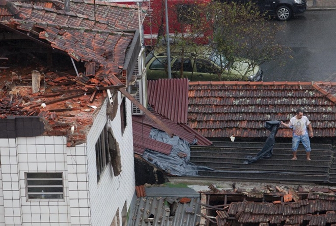 Hiện trường máy bay chở ứng viên Tổng thống rơi ở Brazil
