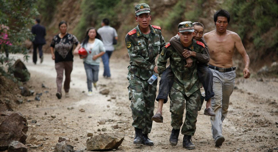 Cảnh tan hoang sau động đất Trung Quốc, 379 người thiệt mạng