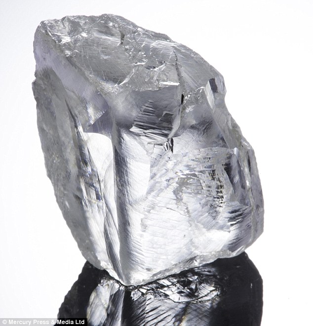 Phát hiện viên kim cương quý hiếm trị giá 15 triệu USD ở Nam Phi