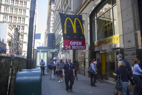 Hình ảnh vụ khủng bố 11/9 ngày ấy, bây giờ  