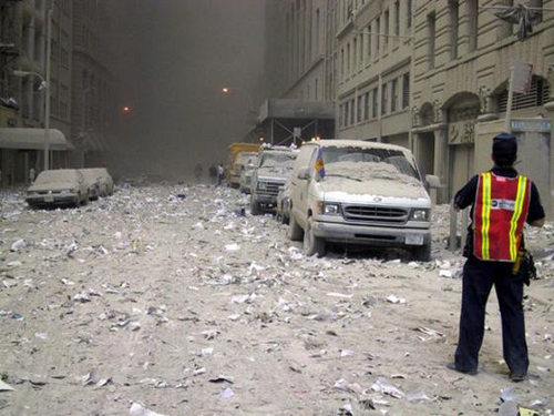 Hình ảnh vụ khủng bố 11/9 ngày ấy, bây giờ  