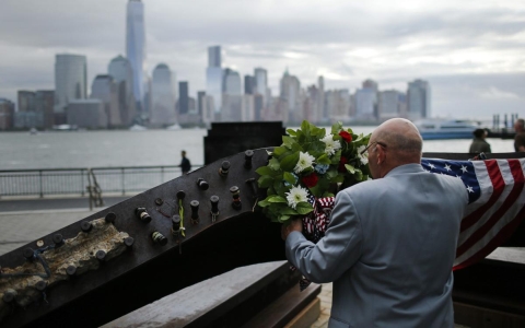 Nước Mỹ tưởng niệm 13 năm vụ tấn công khủng bố 11/9  