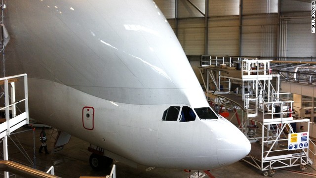 Máy bay vận tải kỳ lạ nhất thế giới kỷ niệm tròn 20 năm hoạt động