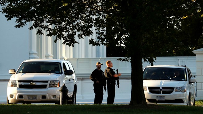 Cựu lính bắn tỉa vượt rào Nhà Trắng có 800 viên đạn trong xe