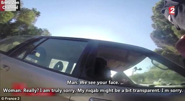 Hé lộ cuộc sống bí ẩn của phụ nữ Syria tại thủ phủ tự xưng của IS