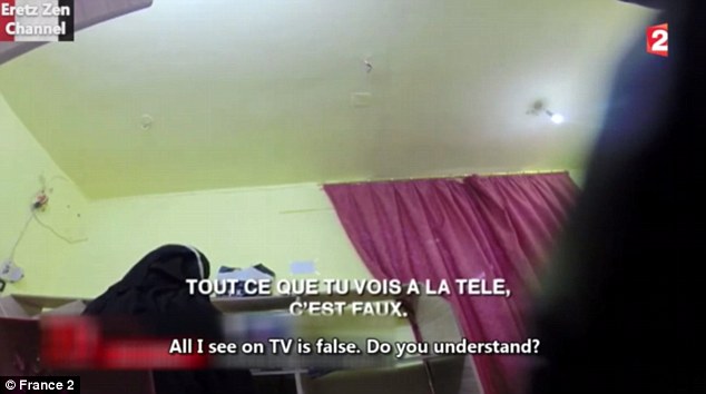 Hé lộ cuộc sống bí ẩn của phụ nữ Syria tại thủ phủ tự xưng của IS