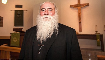 Linh mục khỏe nhất thế giới phá vỡ 19 kỷ lục Guinness  