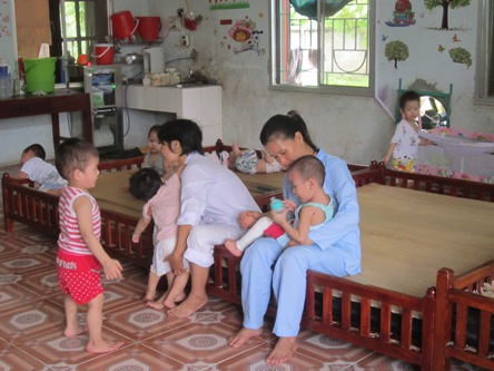 Cuộc sống em bé “có giòi” chùa Bồ Đề bước sang trang mới