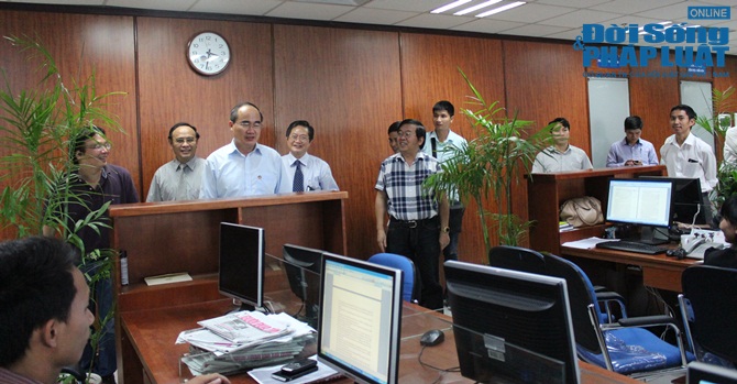 Chủ tịch UBTƯ MTTQ Nguyễn Thiện Nhân thăm Báo Đời sống và Pháp lu