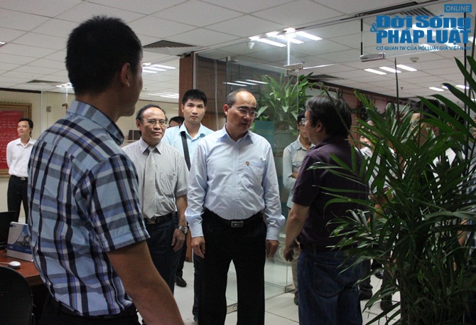 Chủ tịch UBTƯ MTTQ Nguyễn Thiện Nhân thăm Báo Đời sống và Pháp lu