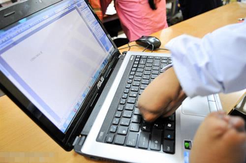 Chàng sinh viên người Dao, “tàn” nhưng không “phế”