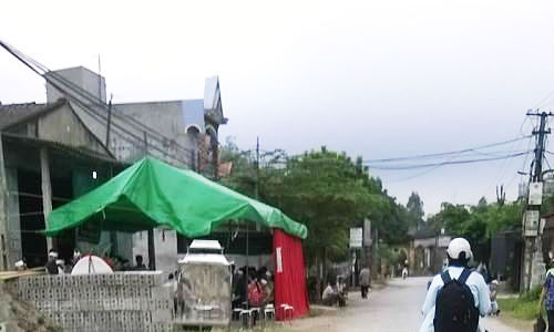 Hưng Yên: Hoảng hồn phát hiện bố treo cổ lơ lửng ở cơ sở xát gạo