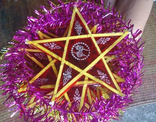 Làng “đèn ông sao” tất bật cho Tết Trung thu