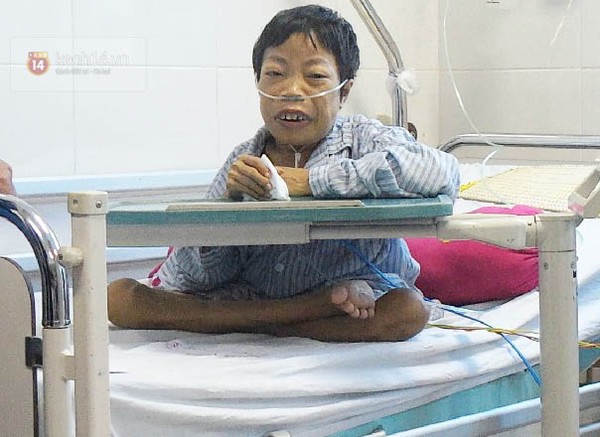 Cô gái suy thận trong “đám cưới cổ tích” đang nguy kịch