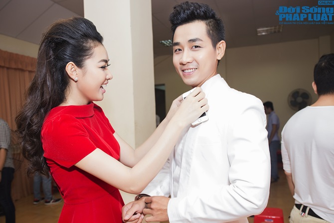 Miss Ngôi sao Bích Khanh “chăm chút” cho MC Nguyên Khang