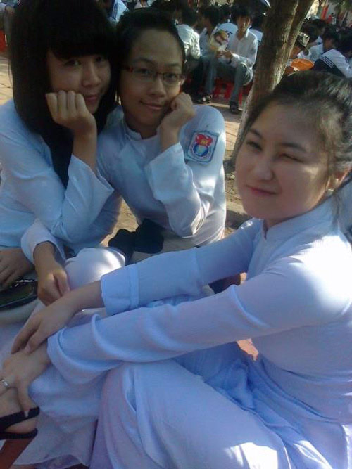 Hành trình nhan sắc Hương Tràm: Từ đơn giản đến sexy phản cảm