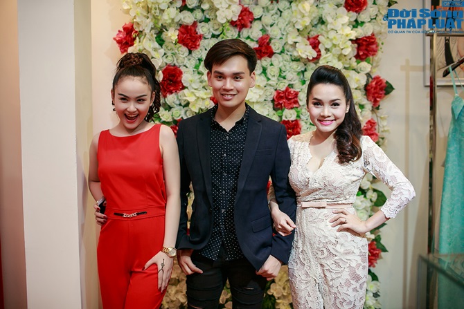 Hoa hậu Á hậu cùng dàn mỹ nhân đến chúc mừng nhà thiết kế Hà Duy