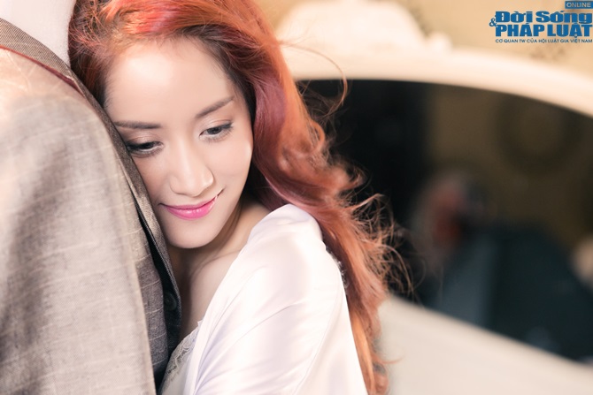 Khánh Thi bất ngờ trở lại với âm nhạc