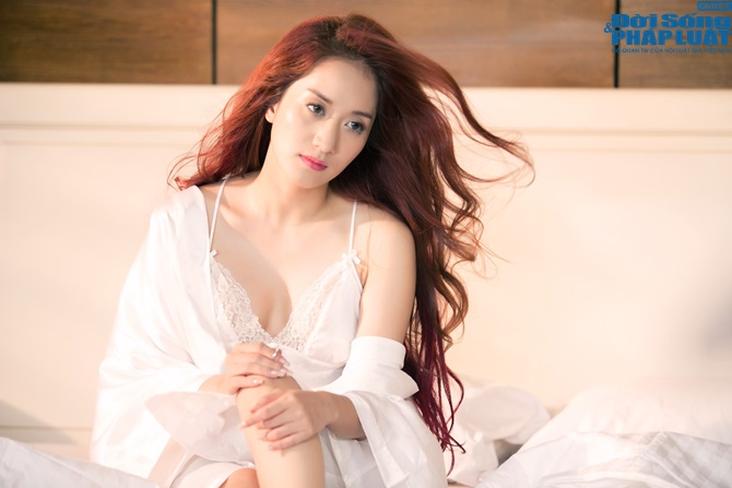 Khánh Thi bất ngờ trở lại với âm nhạc