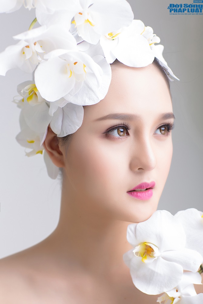 Á hậu Hoàng Anh khoe vẻ đẹp thanh khiết, trong veo như tiên nữ