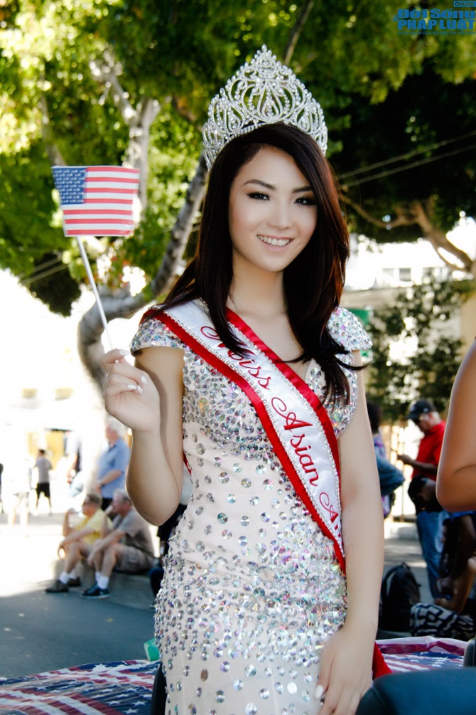 Hoa hậu Jennifer Chung cùng hoa hậu San Francisco diễu hành 