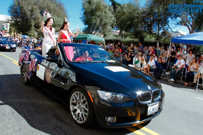 Hoa hậu Jennifer Chung cùng hoa hậu San Francisco diễu hành 