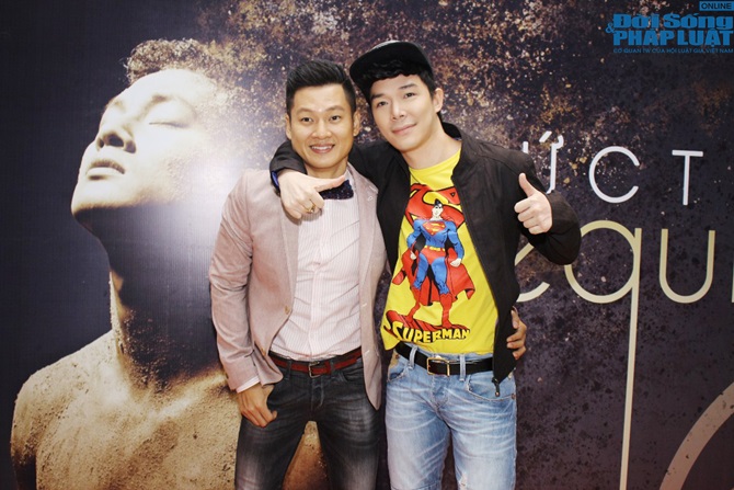 Đức Tuấn rủ Nathan Lee quậy tưng họp báo