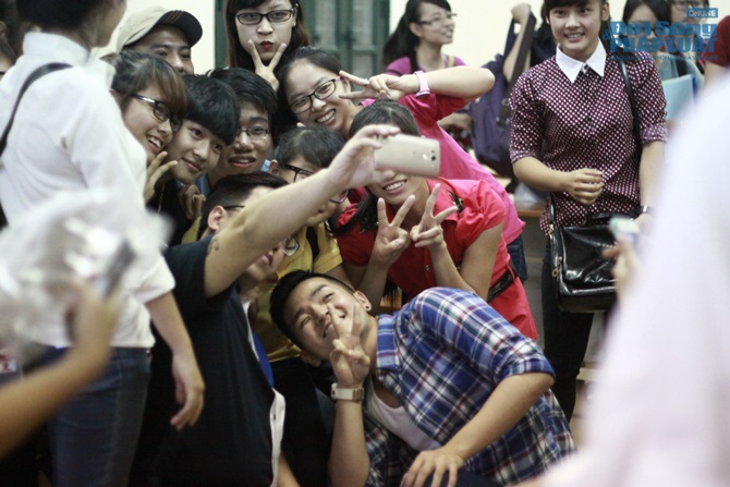 Phạm Hồng Phước tri ân khán giả sau thời gian 