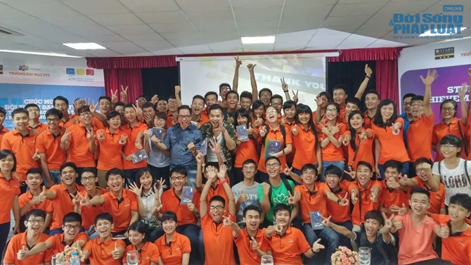 Phạm Hồng Phước tri ân khán giả sau thời gian 