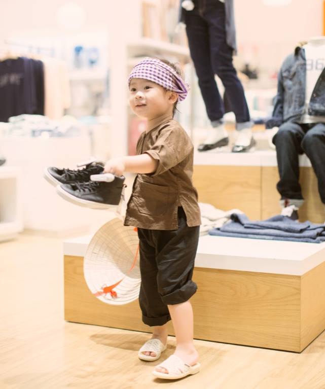 Rio và Cherry hóa “Hai lúa dắt Ba ruộng lên phố” cực đáng yêu