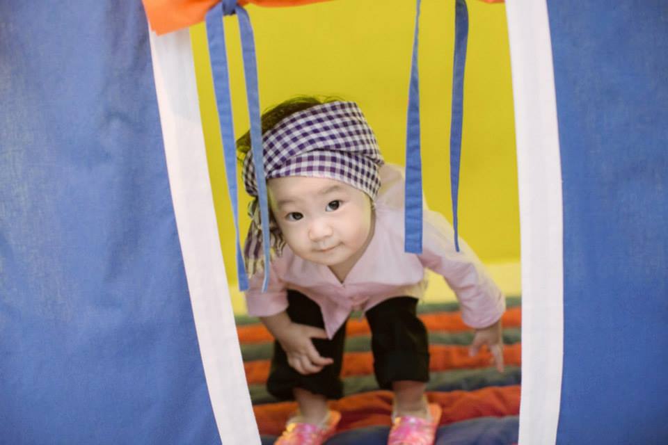 Rio và Cherry hóa “Hai lúa dắt Ba ruộng lên phố” cực đáng yêu