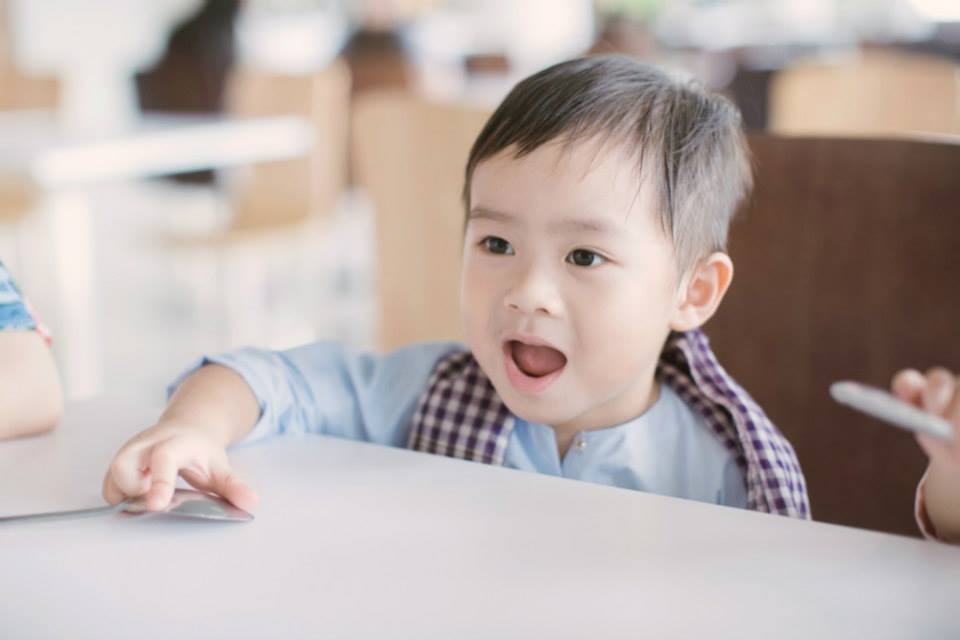 Rio và Cherry hóa “Hai lúa dắt Ba ruộng lên phố” cực đáng yêu