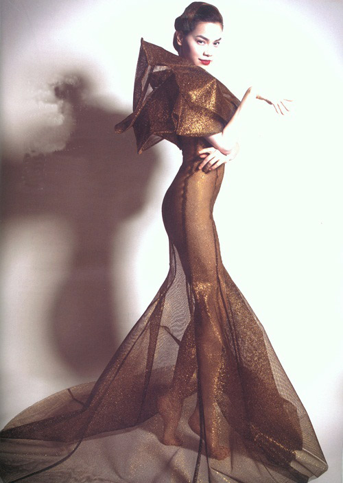 Hồ Ngọc Hà hóa “nàng tiên cá” gợi cảm