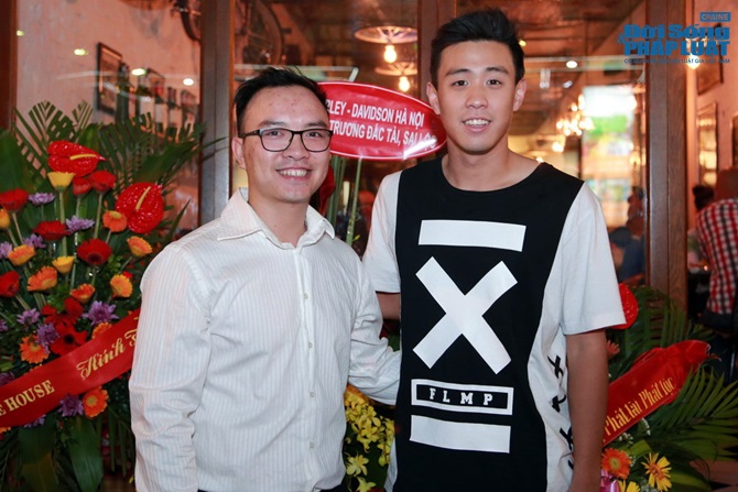 Andrea kín đáo đi sự kiện cùng trai lạ