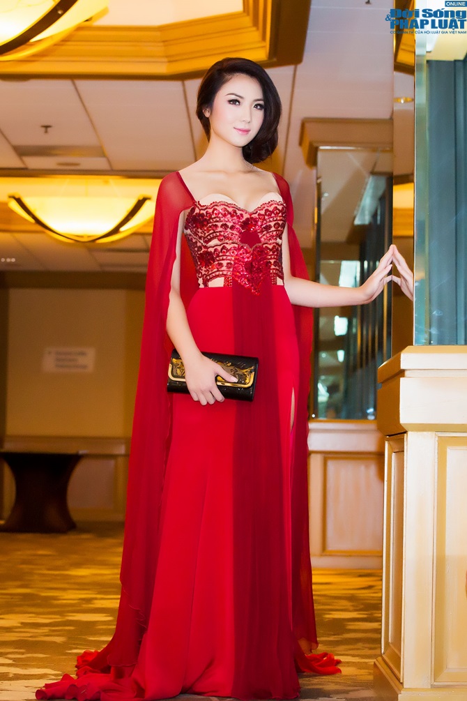 Hoa hâu châu Jennifer Chung hội ngộ dàn ca sĩ nỗi tiếng hải ngoại