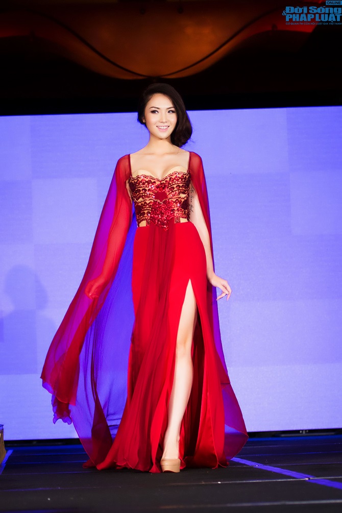 Hoa hâu châu Jennifer Chung hội ngộ dàn ca sĩ nỗi tiếng hải ngoại