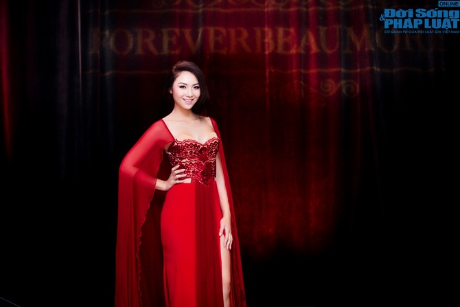 Hoa hâu châu Jennifer Chung hội ngộ dàn ca sĩ nỗi tiếng hải ngoại