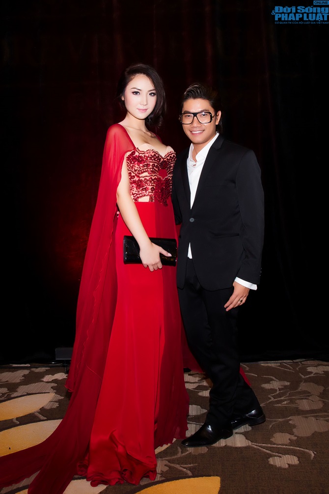 Hoa hâu châu Jennifer Chung hội ngộ dàn ca sĩ nỗi tiếng hải ngoại