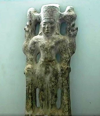 Đào đất trồng chuối phát hiện tượng thần hơn 1.000 tuổi Đào đất trồng chuối phát hiện tượng thần hơn 1.000 tuổi