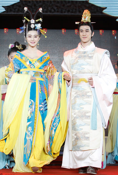 Phạm Băng Băng quyến rũ, lộng lẫy với tạo hình Võ Tắc Thiên