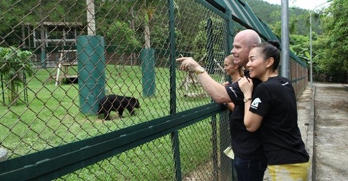 Clip Thu Minh khoe dùng mật gấu tươi cách đây 3 năm gây tranh cãi Clip Thu Minh khoe dùng mật gấu tươi cách đây 3 năm gây tranh cãi